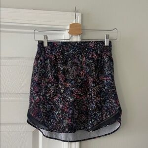 NEW Lululemon Hotty Hot High Rise Skirt Skort Size 4 Black Purple Multicolor